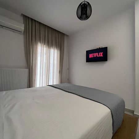 Modern Apartment Close To Airport With Gym And Bbq Iraklio Eksteriør bilde