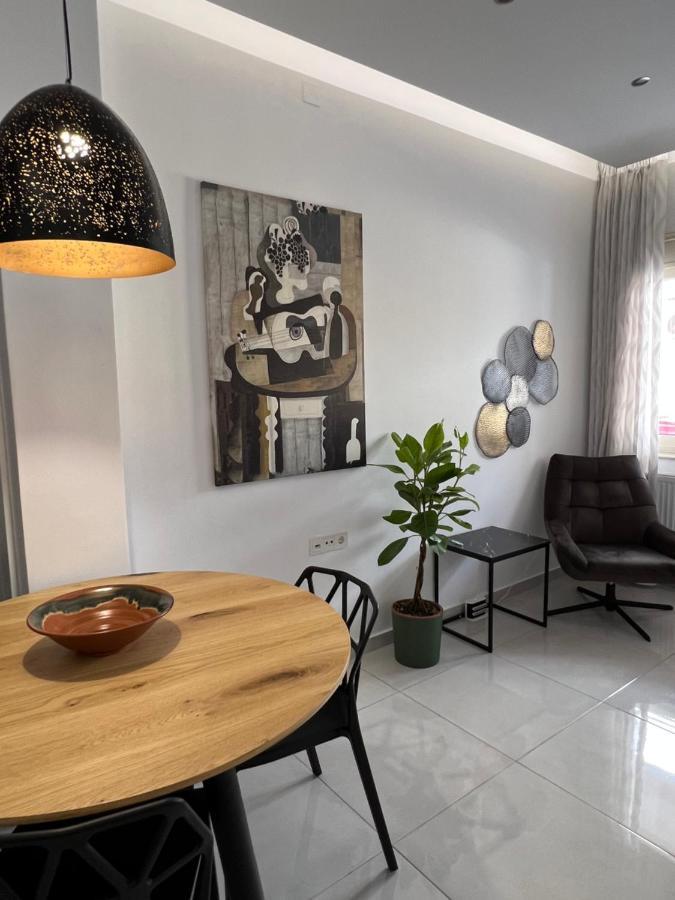 Modern Apartment Close To Airport With Gym And Bbq Iraklio Eksteriør bilde