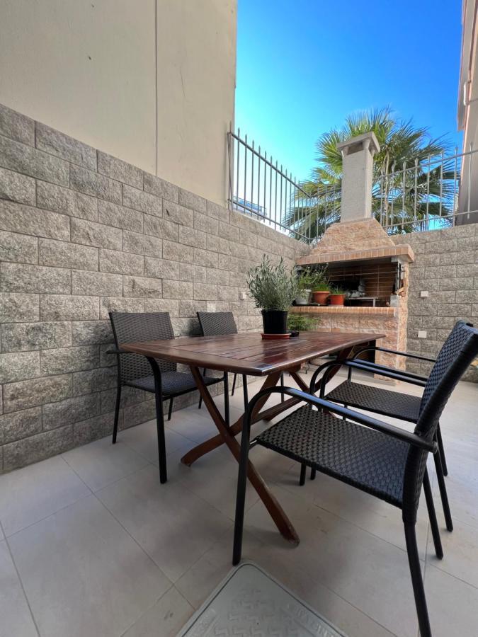 Modern Apartment Close To Airport With Gym And Bbq Iraklio Eksteriør bilde